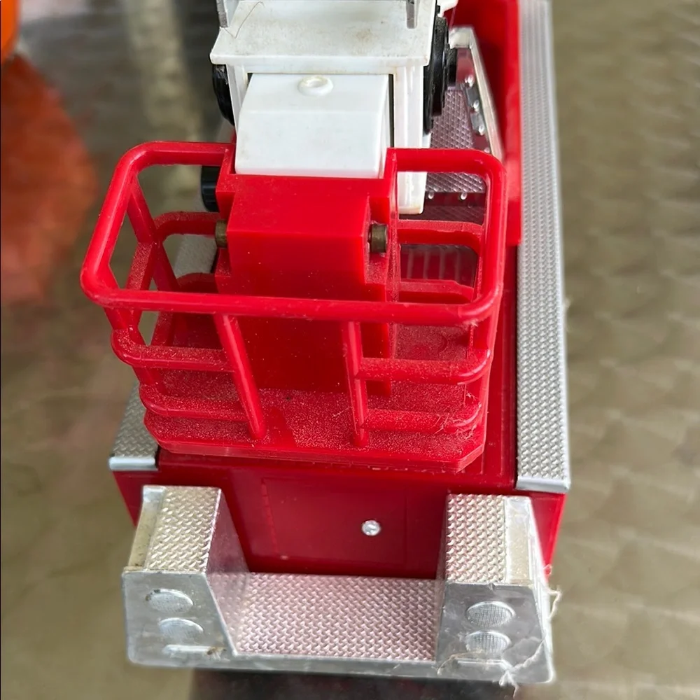Vintage Red Fire Truck Toy with Ladder - Picture 5 of 10